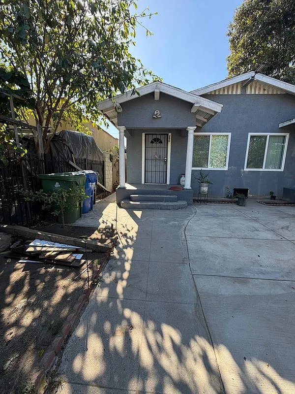 2 bed, 1.0 bath, 800 sqft, $2,800 — Photo 1