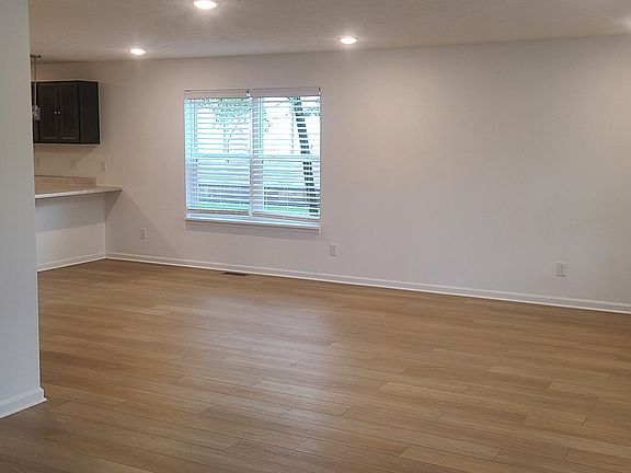 4th image of 2455 N College Ave