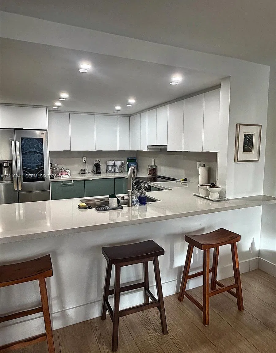 2 bed, 2.0 bath, 1424 sqft, $5,000 — Photo 1