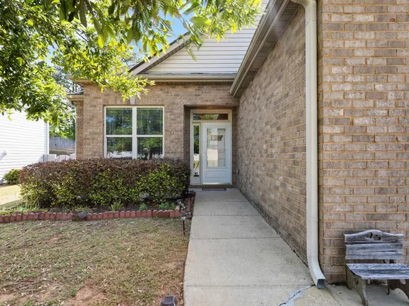 1308 Kensington Blvd, Calera, AL 35040