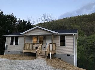 111 Kelly St, Clendenin, WV 25045