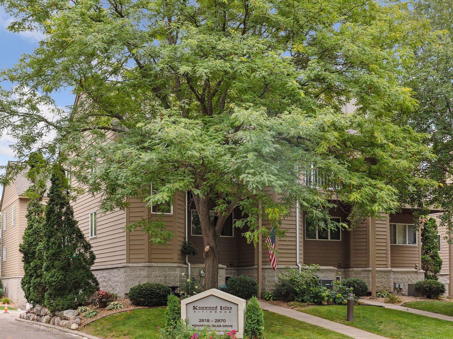 2828 Kenwood Isles Dr, Minneapolis, MN 55408 Zillow