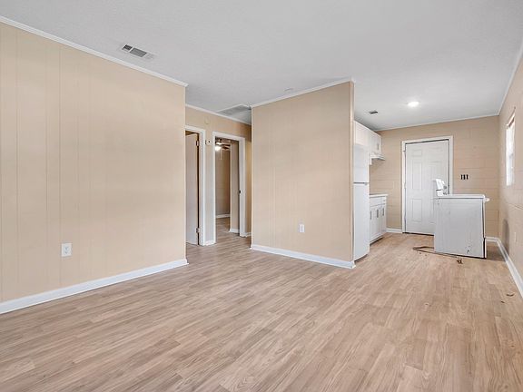 5th image of 2403 S Meridian St