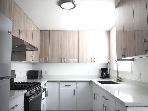 3rd image of 132 Santa Dominga Ave #3