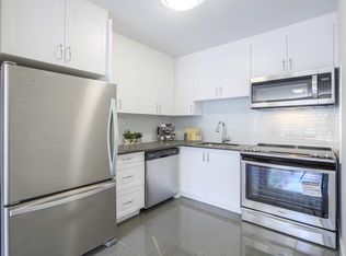 25 Villa Road; 90, Toronto, ON M8W 1L6