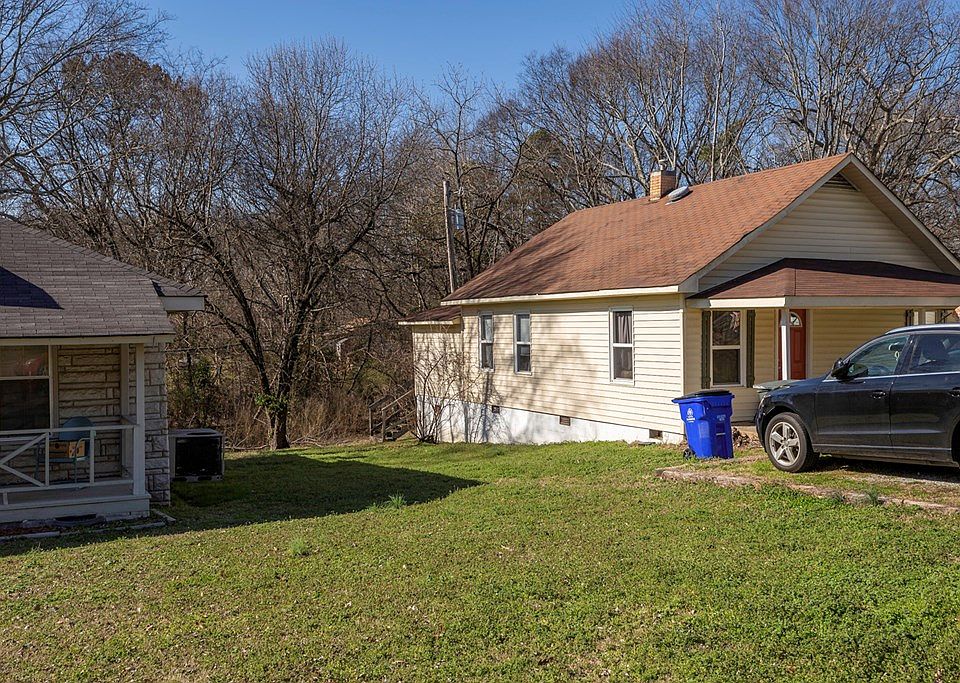 2nd image of 813 Dixie Ave