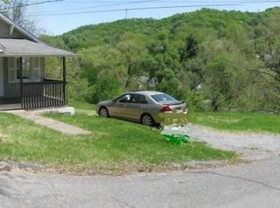 214 Carson Ln, Bristol, TN 37620