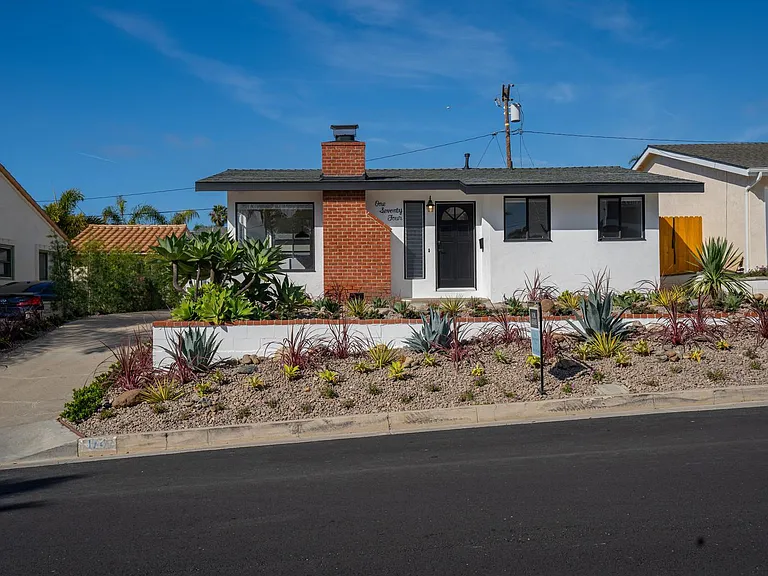 174 W Avenida Cornelio — Photo 2