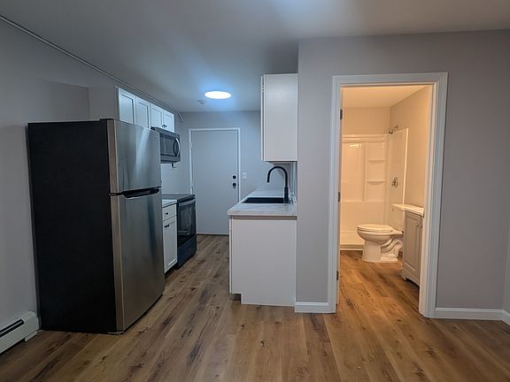 3rd image of 420 Woodward Rd APT 17
