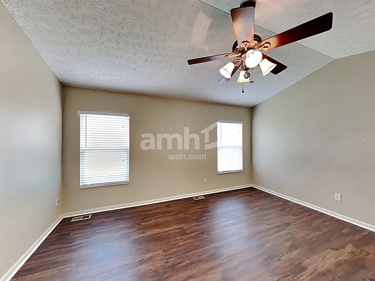 9255 Ruston Ln — Photo 11