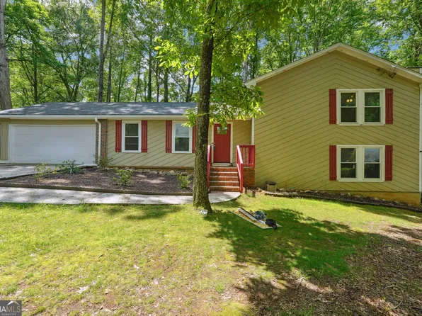 1469 W Rock Ct, Stone Mountain, GA 30088