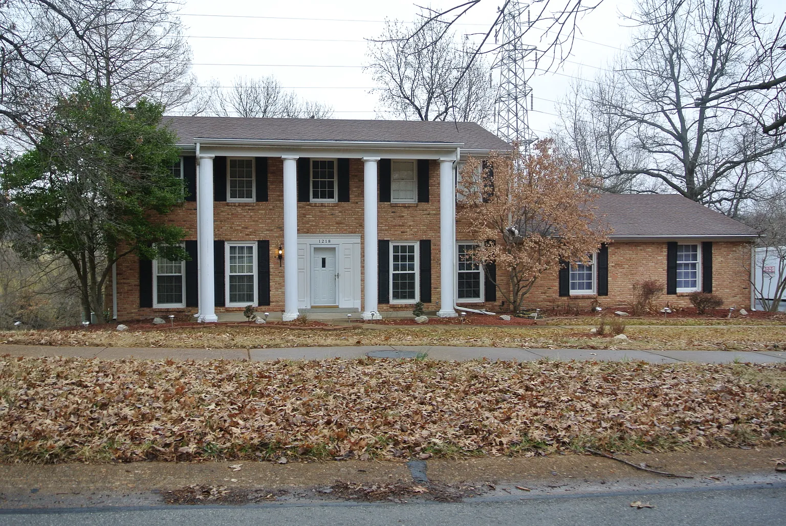 1218 Montaigne Dr photo 1