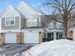 9018 Heathwood Cir #D, Niles, IL 60714