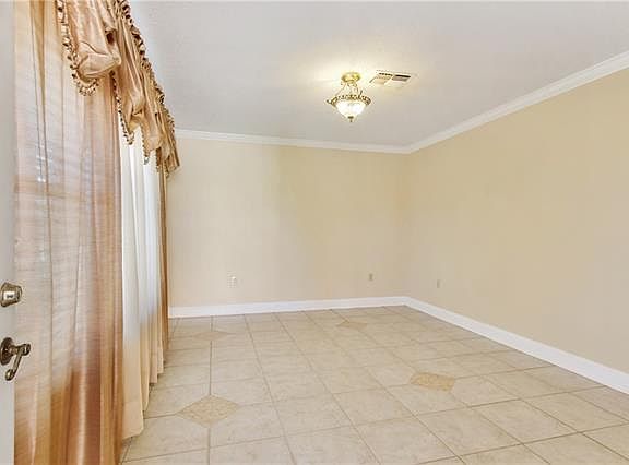 4th image of 4626 Lurline St