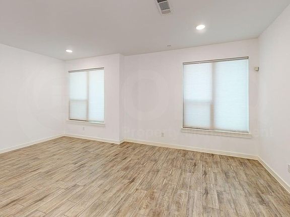 3rd image of 416 Harmon Dr