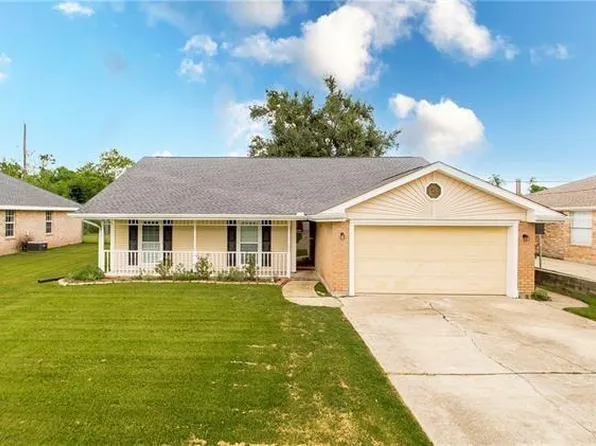 211 Ormond Meadows Dr, Destrehan, LA 70047