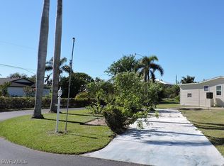 130 Dawn St #S, Fort Myers, FL 33908