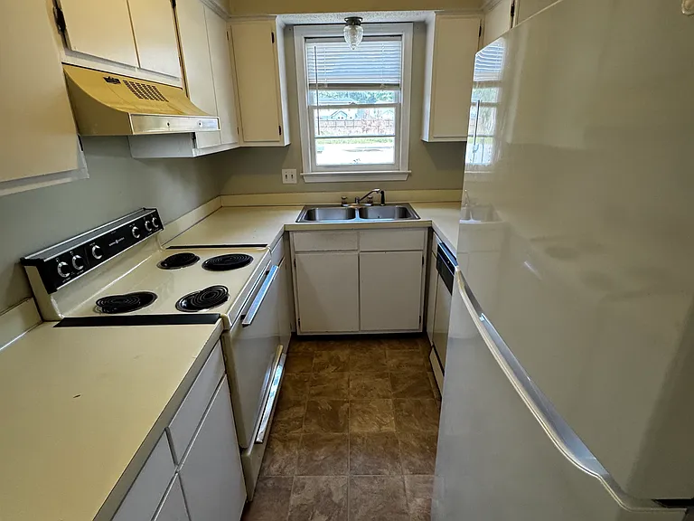 367 Wrenfield Rd #B — Photo 4