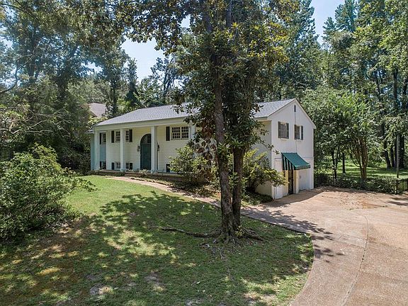 5th image of 407 Country Club Rd