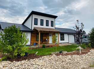 16 Clearview Ln, Etna, WY 83118