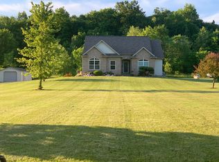 2187 Pinch Hwy, Charlotte, MI