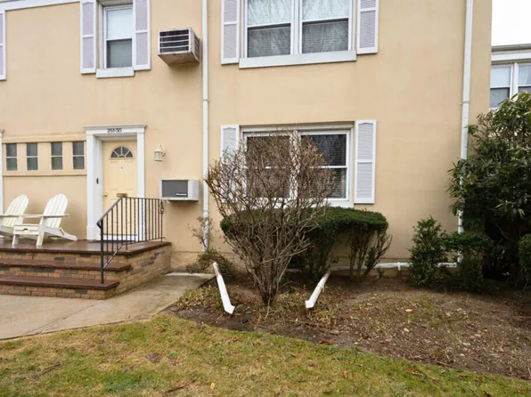 251-30 71st Road #20A, Bellerose, NY 11426
