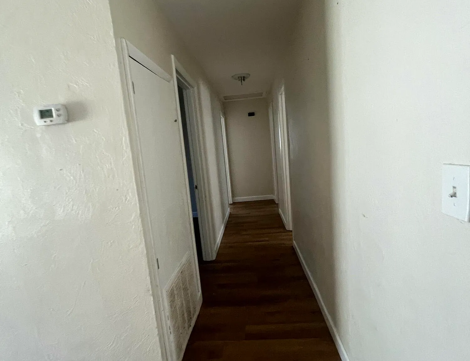 3 bed, 1.0 bath, 950 sqft, $2,470 — Photo 4