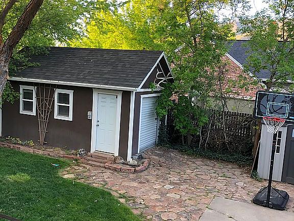 3rd image of 1135 N Fairway Cir