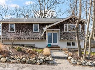 11 Cruise St, Warwick, RI 02888