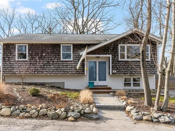 11 Cruise St, Warwick, RI 02888