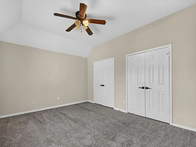 400 Breakers Point Ct — Photo 15
