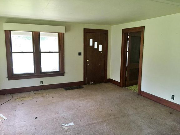 5th image of 1921 River Bluff St