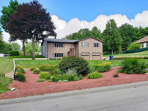 3rd image of 4608 Buckhorn Dr