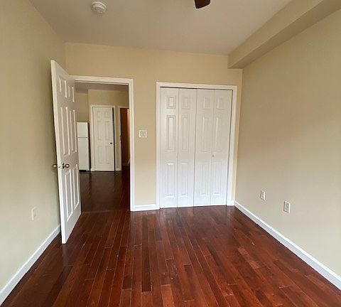 2nd image of 694 Summit Ave APT 3R