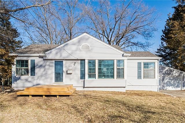 9 S Kimball St Excelsior Springs Mo Zillow