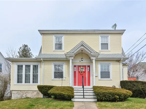 86 Mountain Ave E, Riverside, RI 02915