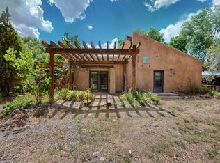 5 Urraca Ln, Santa Fe, NM 87506