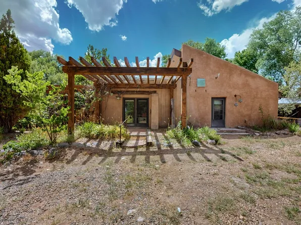 5 Urraca Ln, Santa Fe, NM 87506