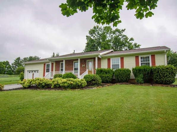 1117 Camper St, Pulaski, VA 24301