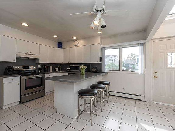 3rd image of 31 Rainbow Ln