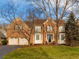 12712 Pond Crest Ln, Herndon, VA 20171