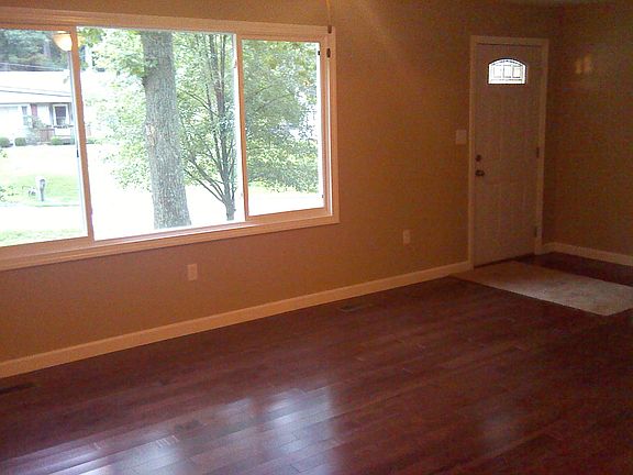 3rd image of 411 Kenwood Dr