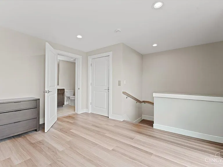 3906 Edwards Rd #B — Photo 24