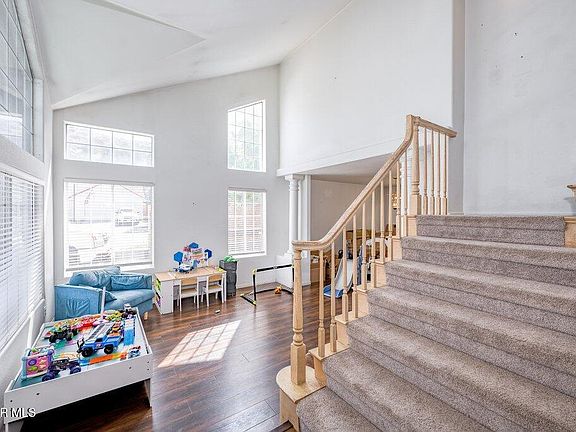 5th image of 39463 Middleton St