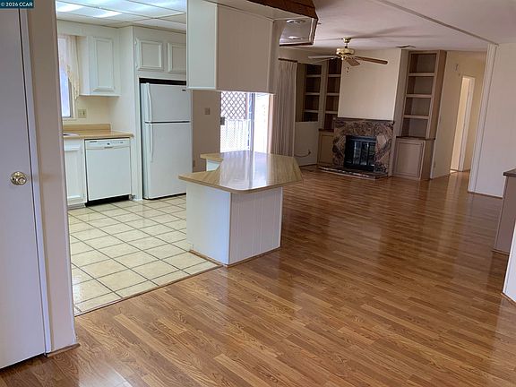 5th image of 268 Coral Dr