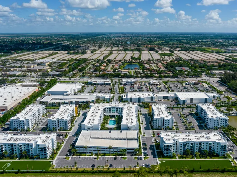 Uptown Boca Villas — Photo 38
