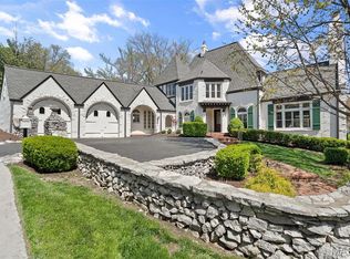 2 Northcote Rd, Saint Louis, MO 63144