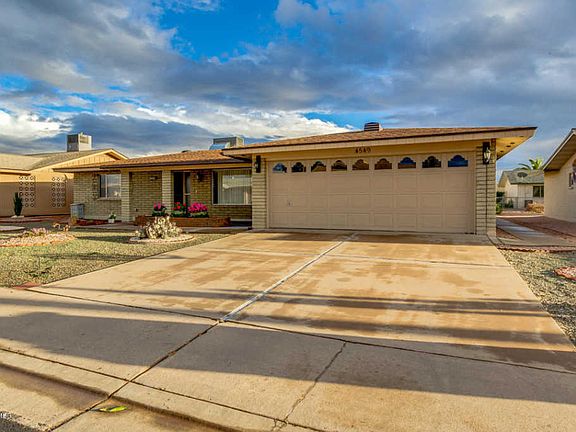 3rd image of 4549 E Catalina Ave