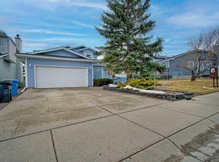 10316 Hidden Valley Dr NW, Calgary, AB T3A4Z6