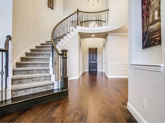 5th image of 2556 Valley Glen Dr